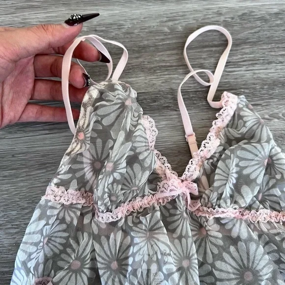 La SENZA Gray Daisy Lace-Trim Sleep Chemise with Pink Accents - XS - Picture 2 of 5